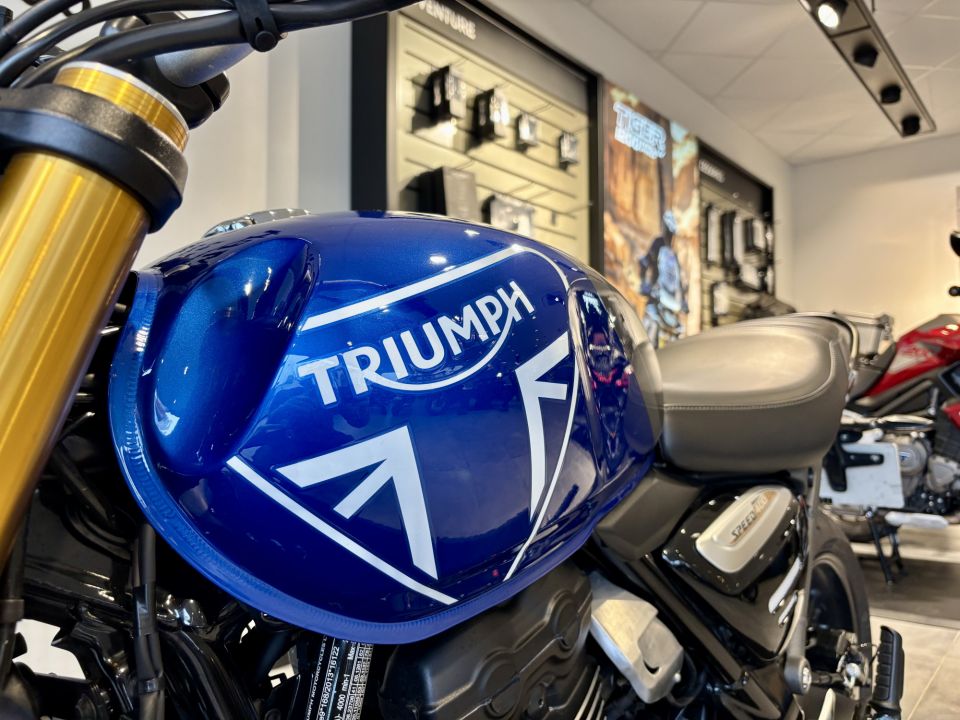 TRIUMPH SPEED 400 4