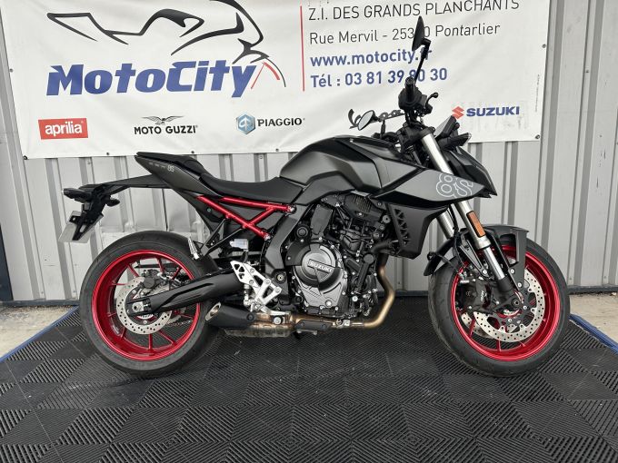 SUZUKI GSX-8S 4