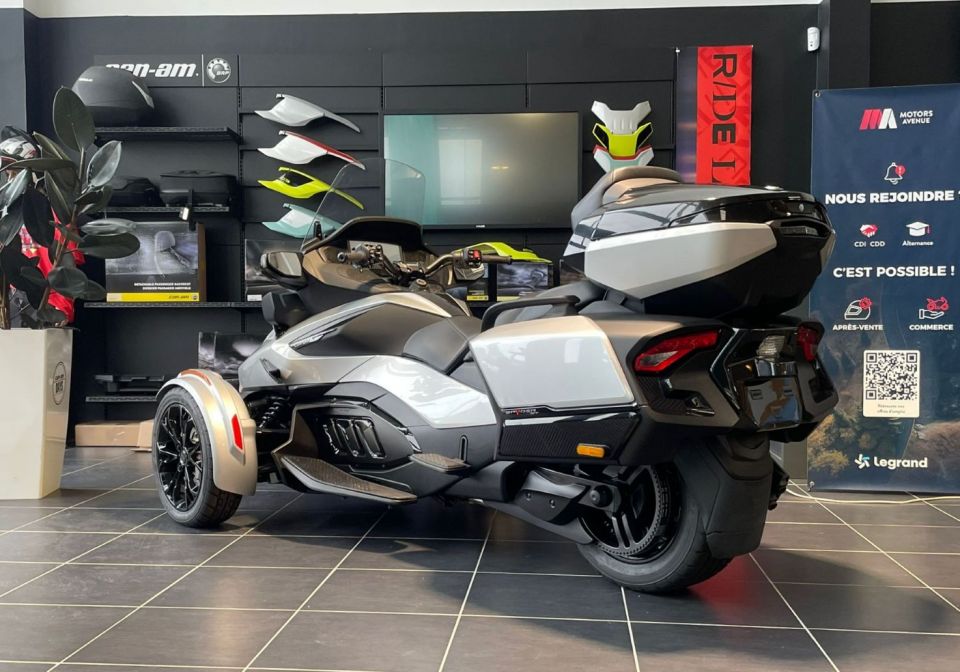 CAN-AM SPYDER RT 4