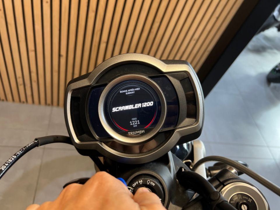 TRIUMPH SCRAMBLER 1200 XE 4