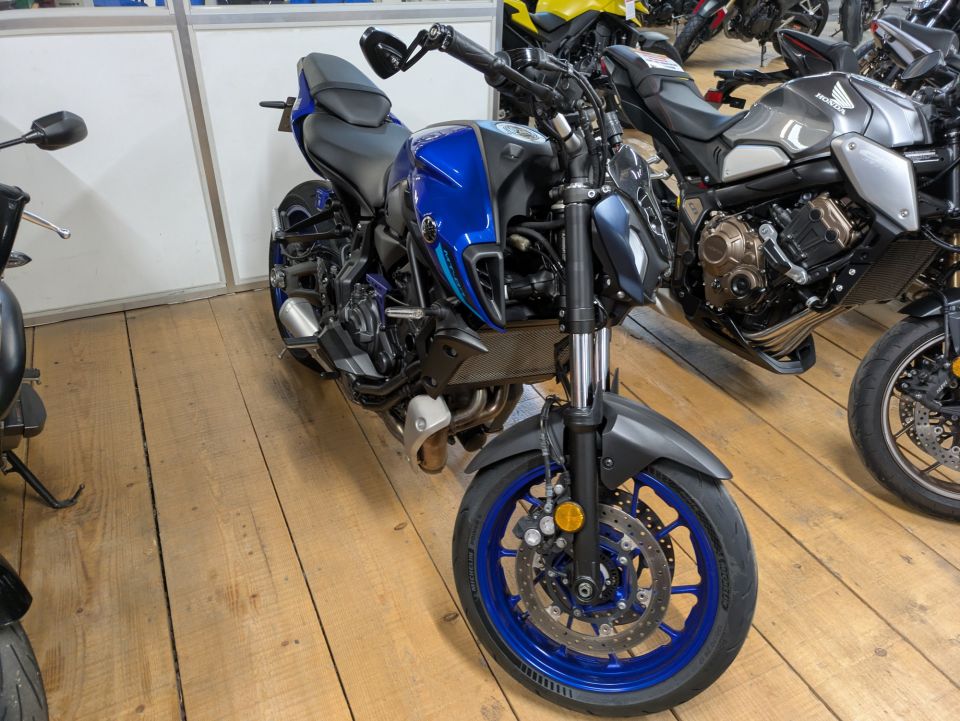 YAMAHA MT-07 (47.5CV) 4