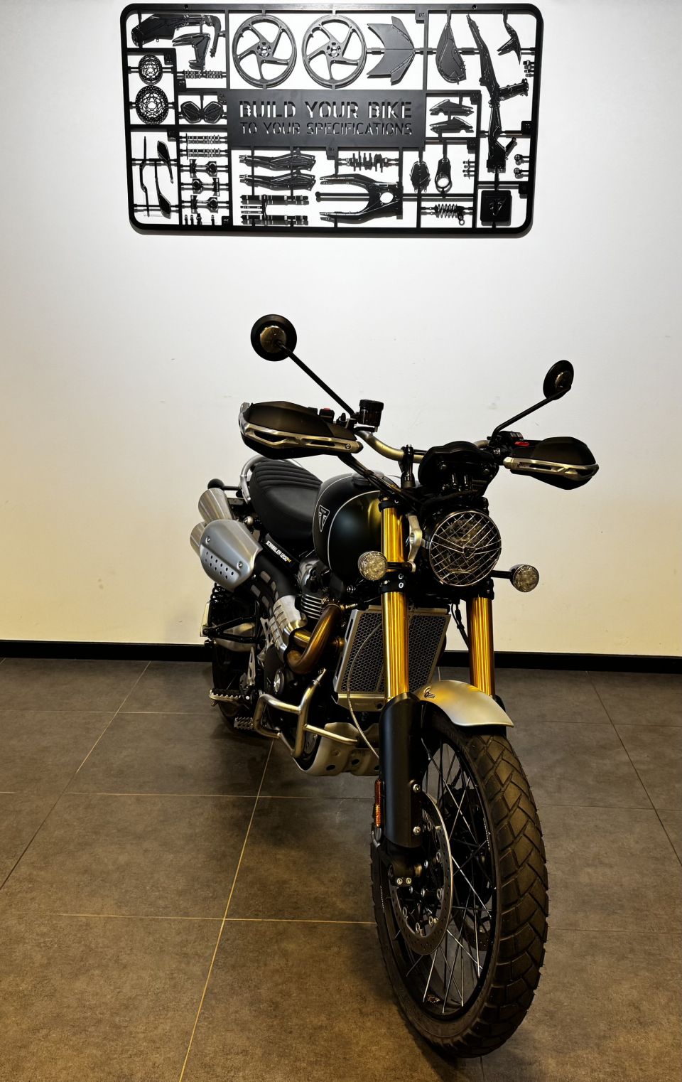 TRIUMPH SCRAMBLER 1200 XE 4