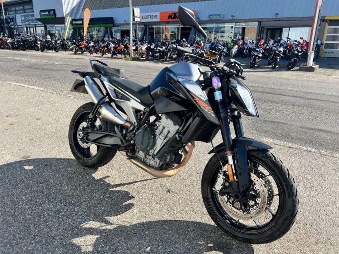 KTM 790 DUKE 4