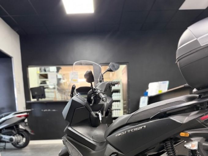 KYMCO DOWNTOWN 125 4
