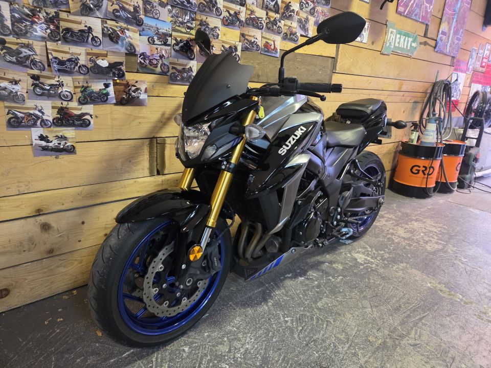 SUZUKI GSX-S 750 4