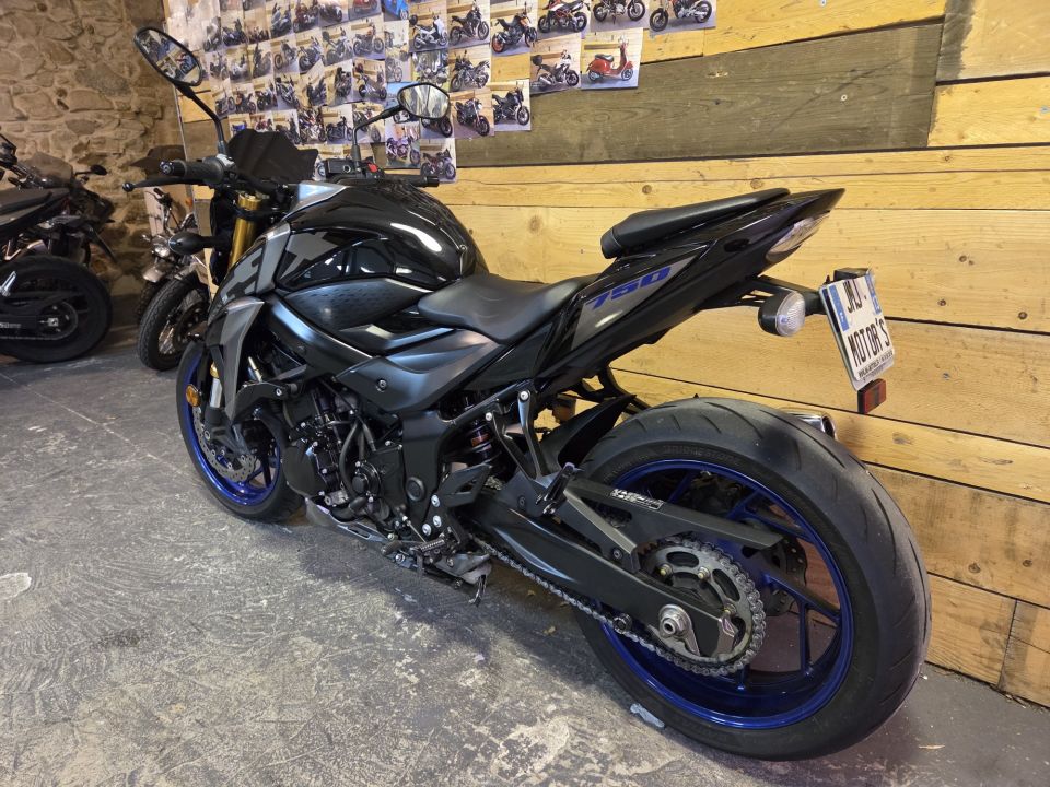 SUZUKI GSX-S 750 4