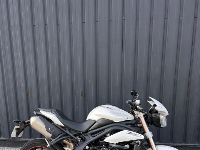 TRIUMPH SPEED TRIPLE 1050 4