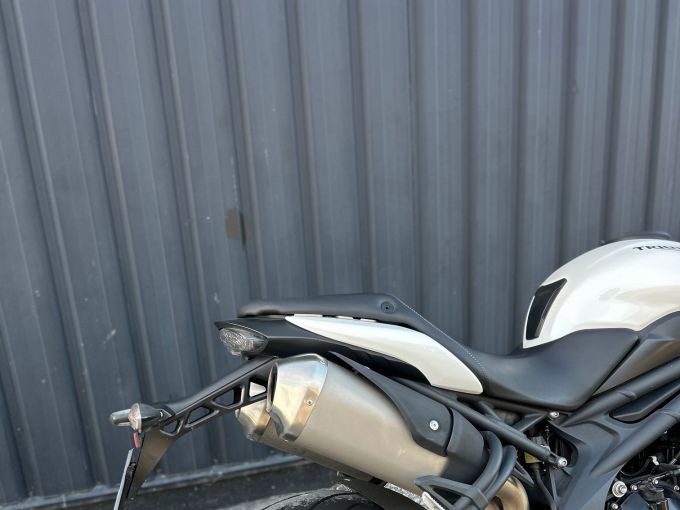 TRIUMPH SPEED TRIPLE 1050 4