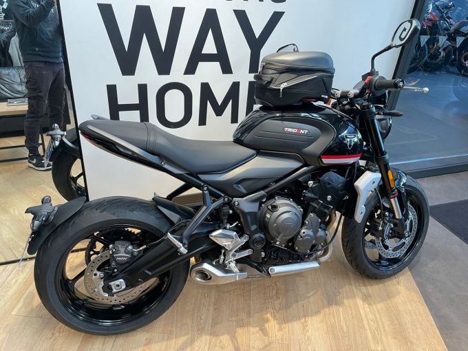 TRIUMPH TRIDENT 660 4