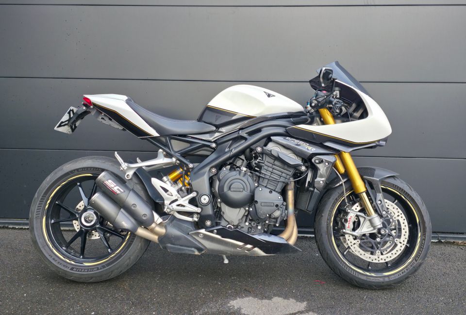 TRIUMPH SPEED TRIPLE 1200 RR 4