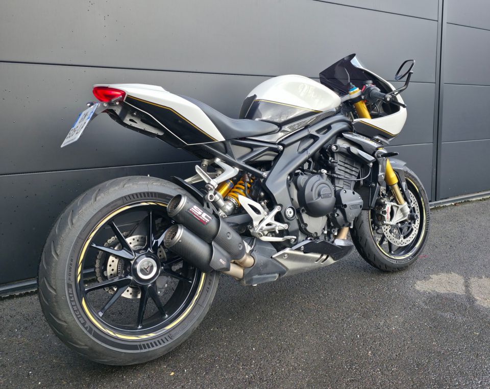 TRIUMPH SPEED TRIPLE 1200 RR 4