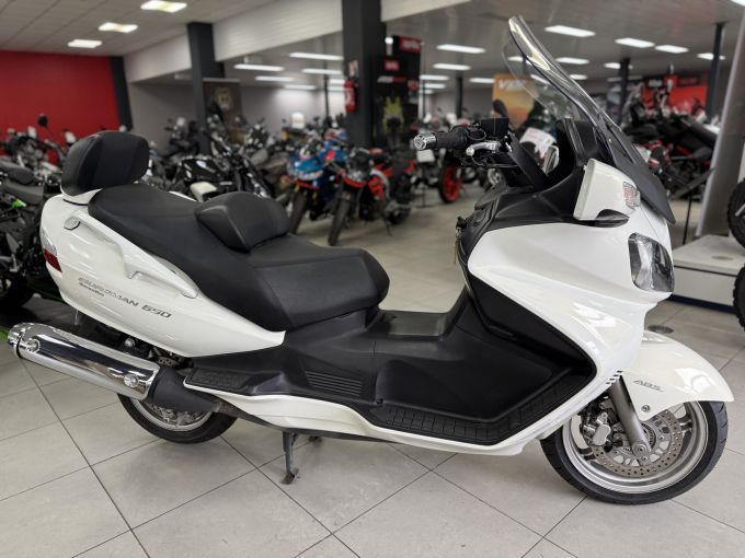 SUZUKI BURGMAN 650 4