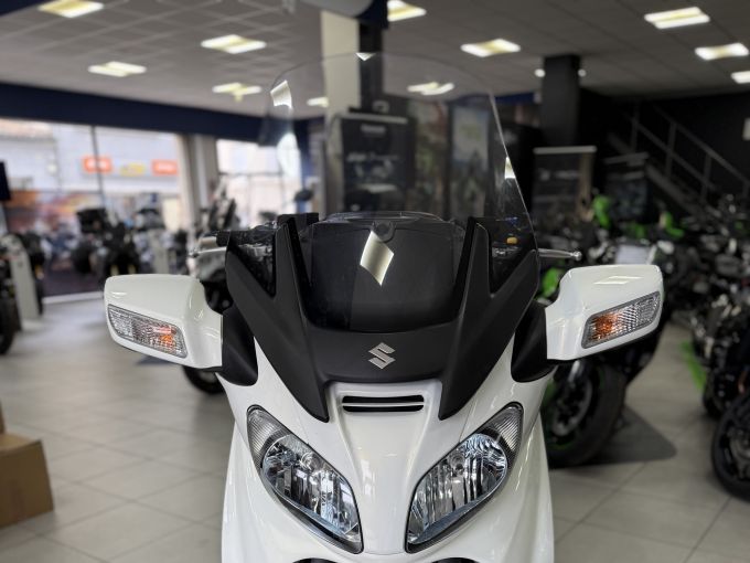 SUZUKI BURGMAN 650 4