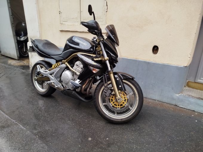 KAWASAKI ER-6 (47.5CV) 4