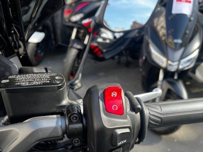 YAMAHA XP T-MAX 560 TECH MAX 4