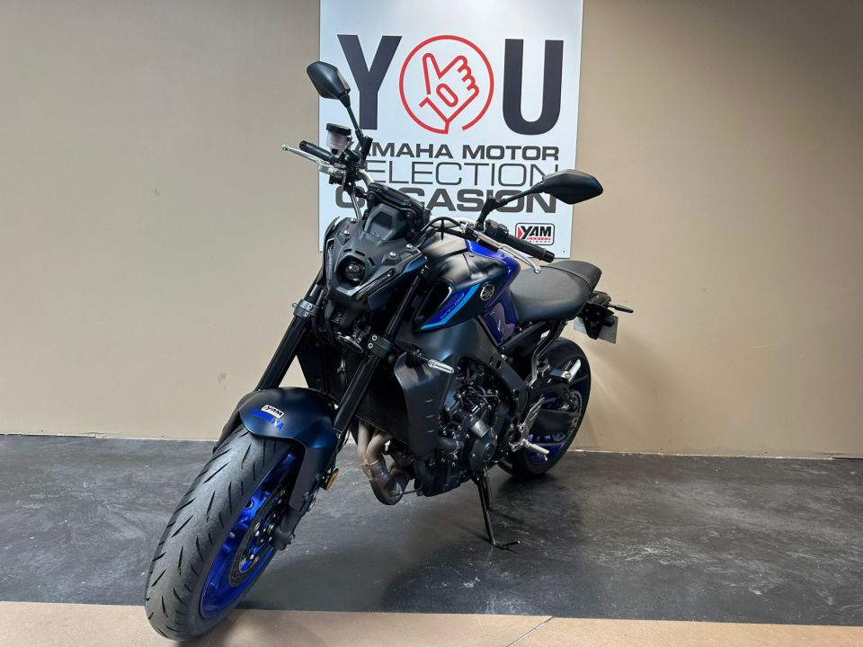 YAMAHA MT-09 4