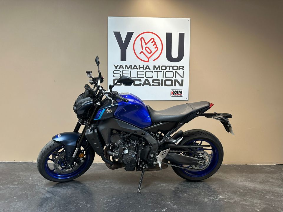 YAMAHA MT-09 4