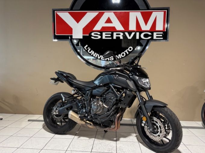 YAMAHA MT-07 4