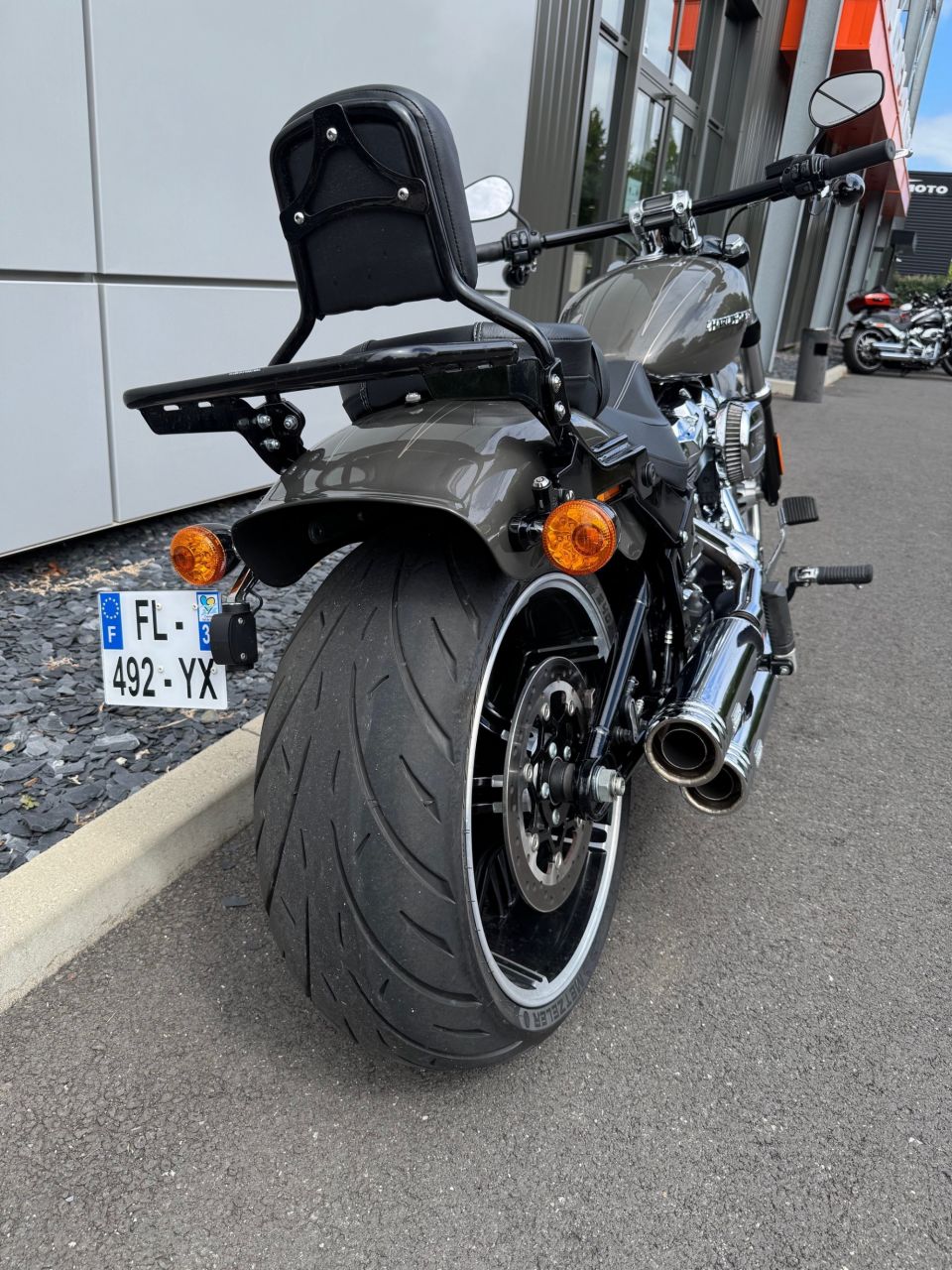 HARLEY-DAVIDSON SOFTAIL BREAKOUT 1868 4