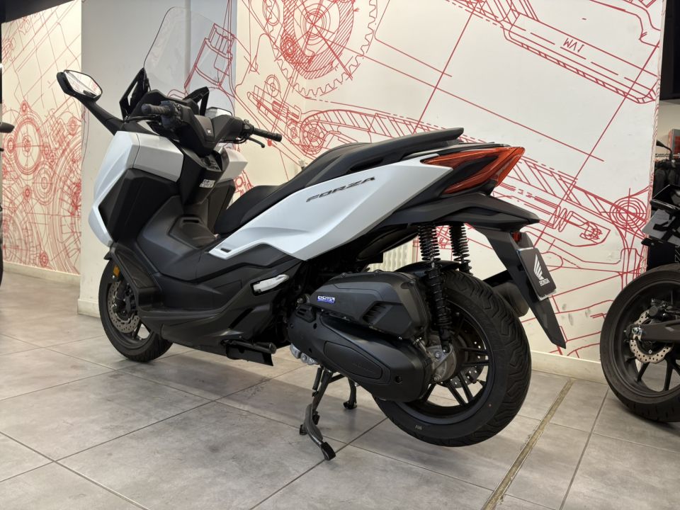 HONDA NSS FORZA 125 4