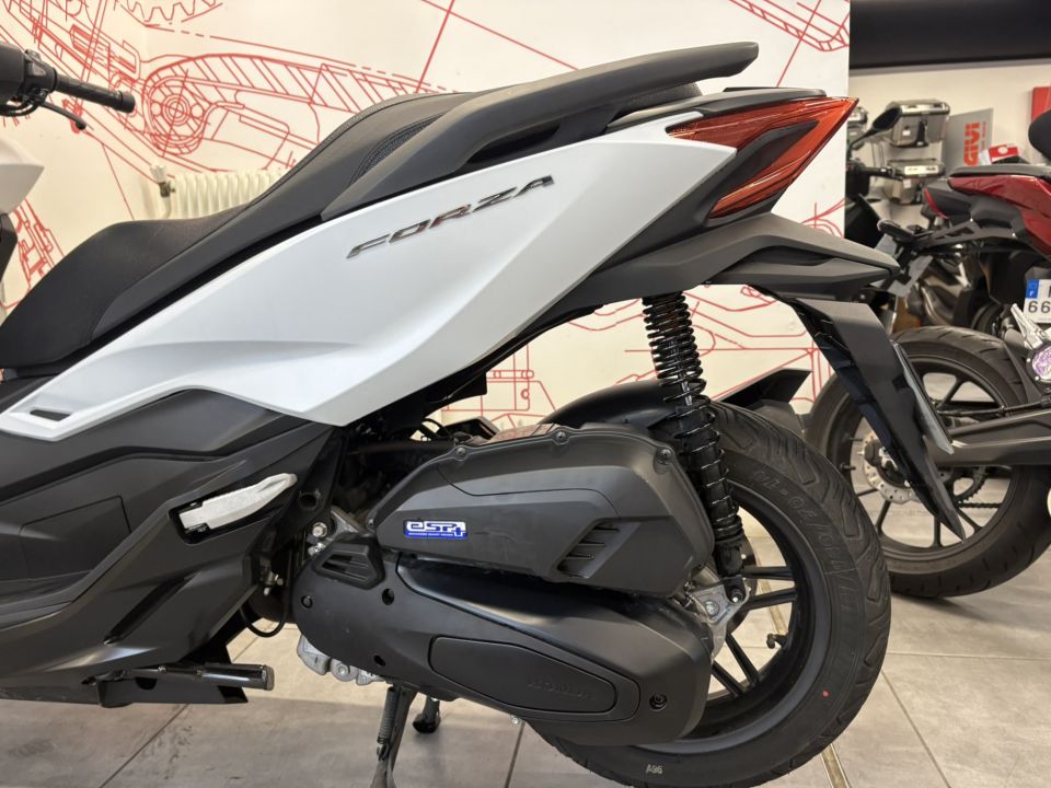 HONDA NSS FORZA 125 4