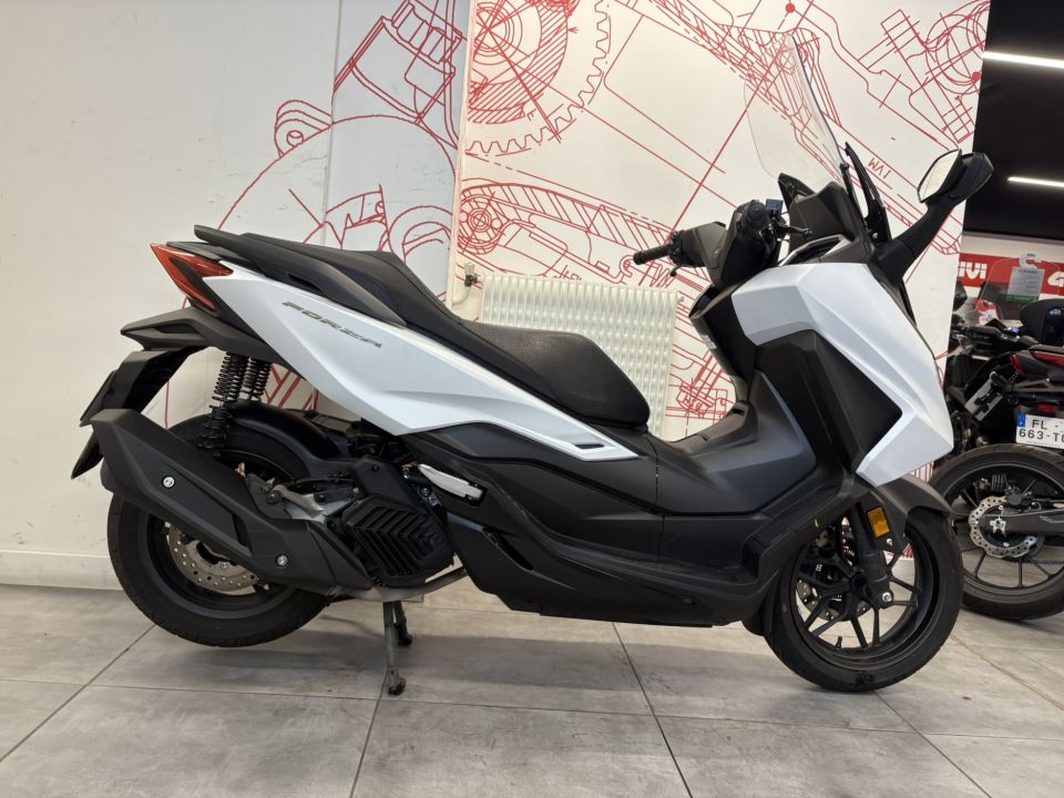 HONDA NSS FORZA 125 4