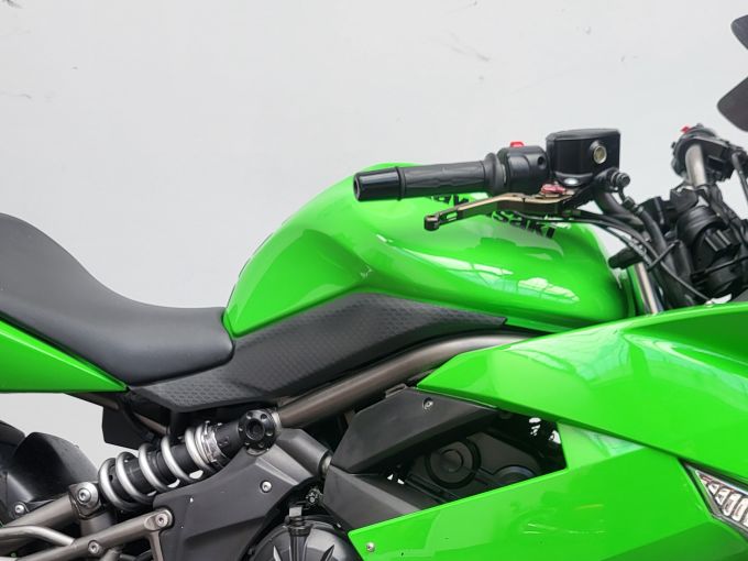 KAWASAKI ER-6 (47.5CV) 4