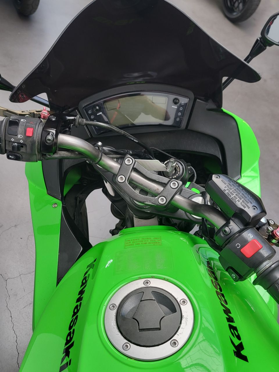 KAWASAKI ER-6 (47.5CV) 4