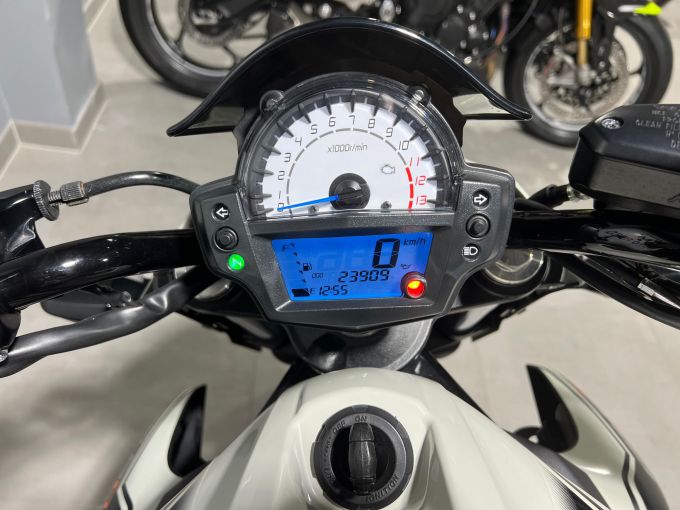 KAWASAKI ER-6 4