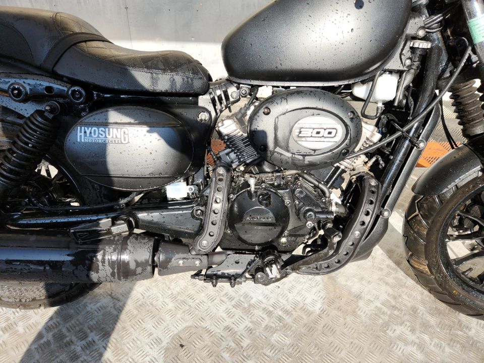 HYOSUNG GV 300 4