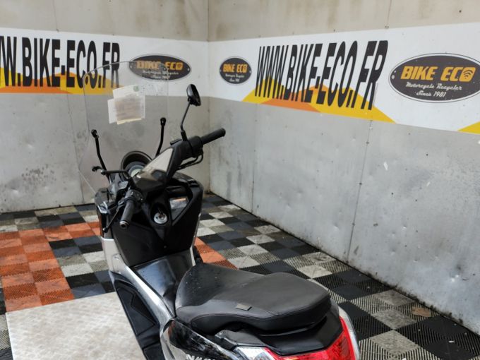YAMAHA NMAX 125 4