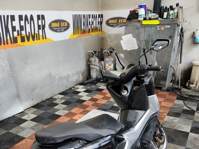 YAMAHA NMAX 125 4