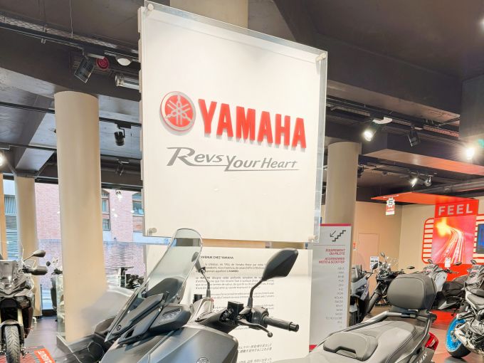 YAMAHA X-MAX 125 4
