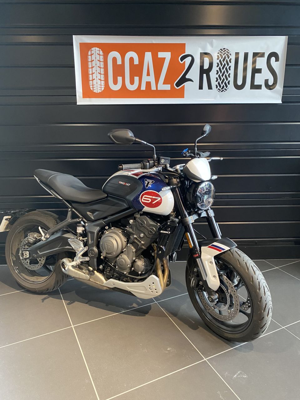 TRIUMPH TRIDENT 660 4