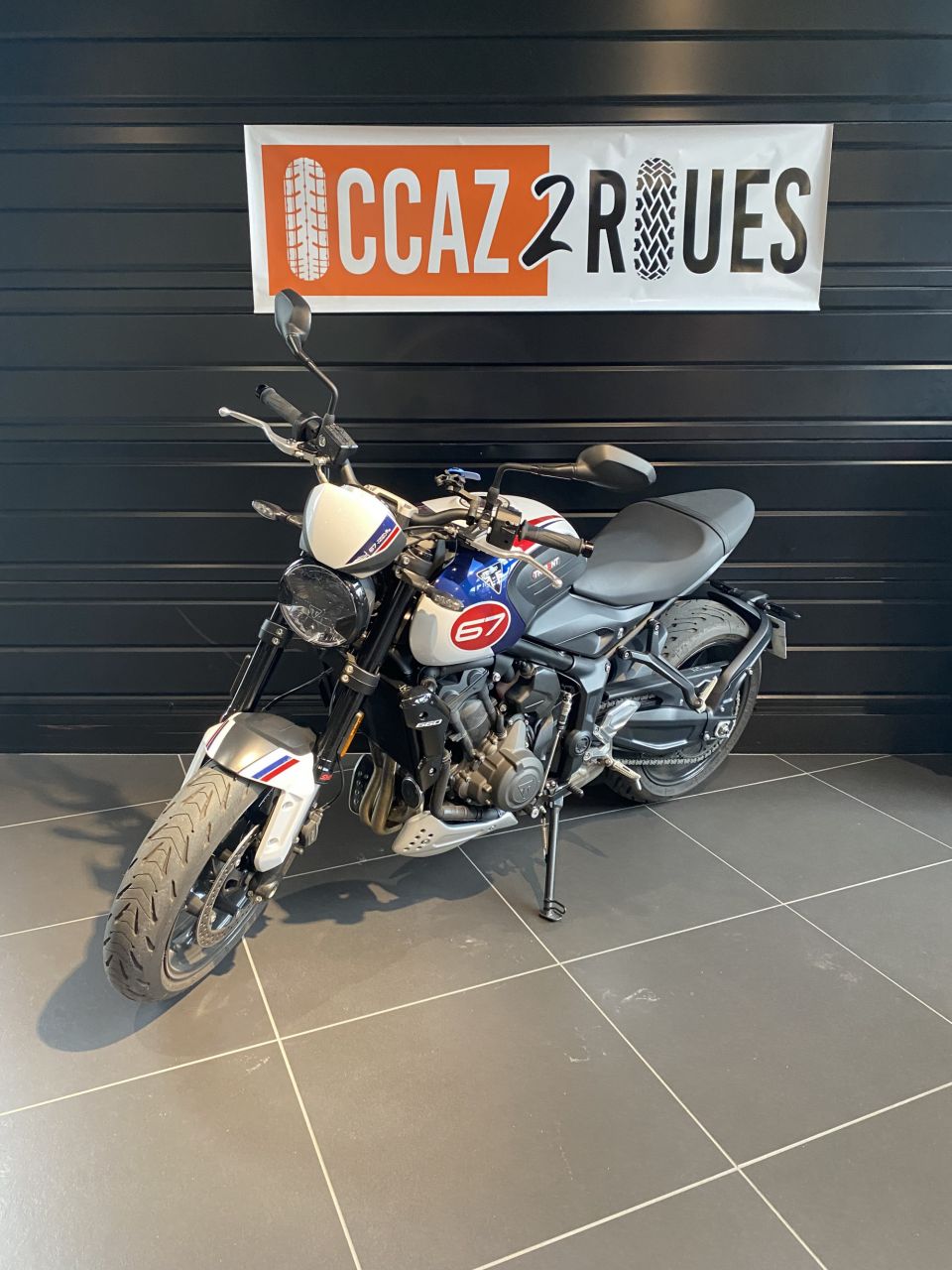 TRIUMPH TRIDENT 660 4