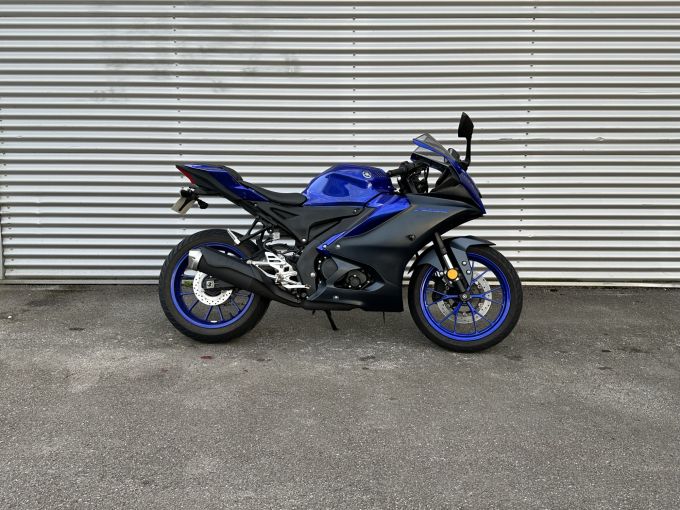 YAMAHA YZF 125 R ABS 4
