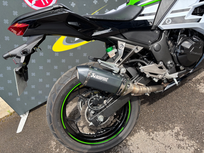 KAWASAKI NINJA 300 4