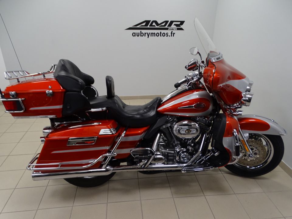 HARLEY-DAVIDSON TOURING ELECTRA GLIDE 1800 ULTRA CLASSIC 4