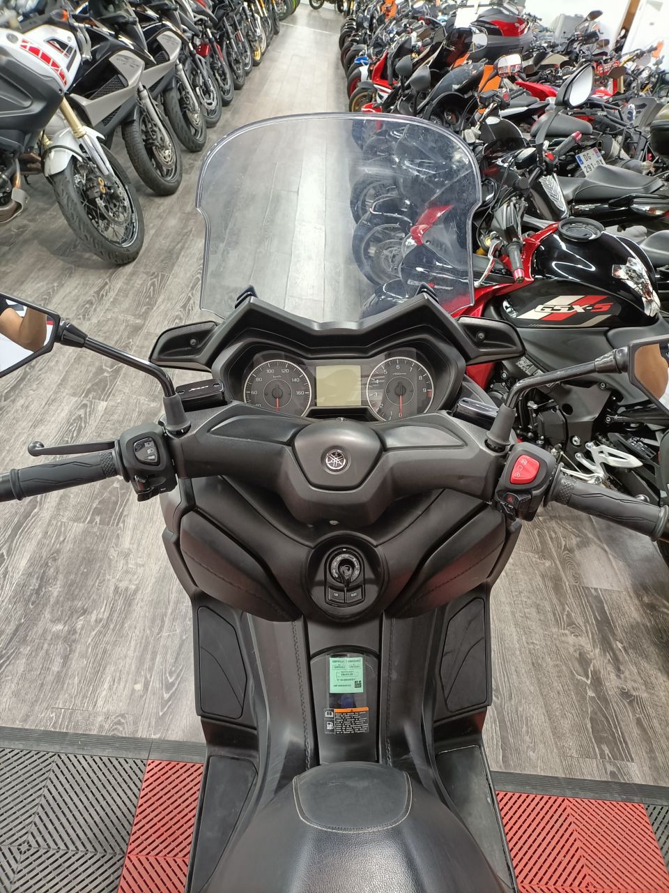 YAMAHA XMAX 300 4
