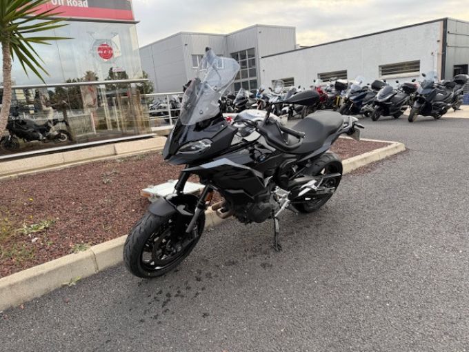 BMW F900XR 4
