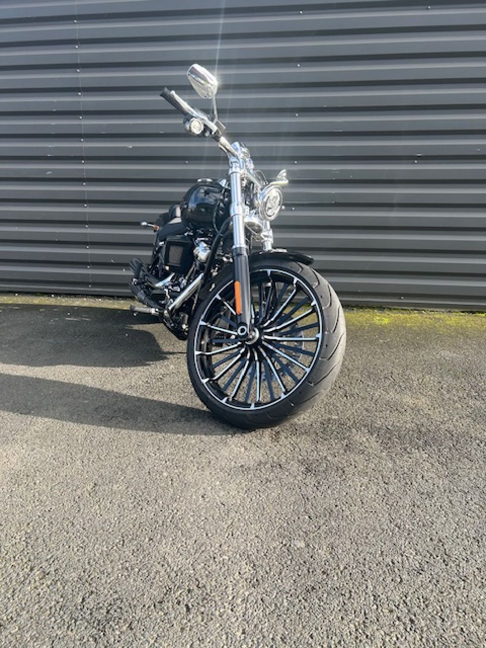 HARLEY-DAVIDSON SOFTAIL BREAKOUT 1923 4