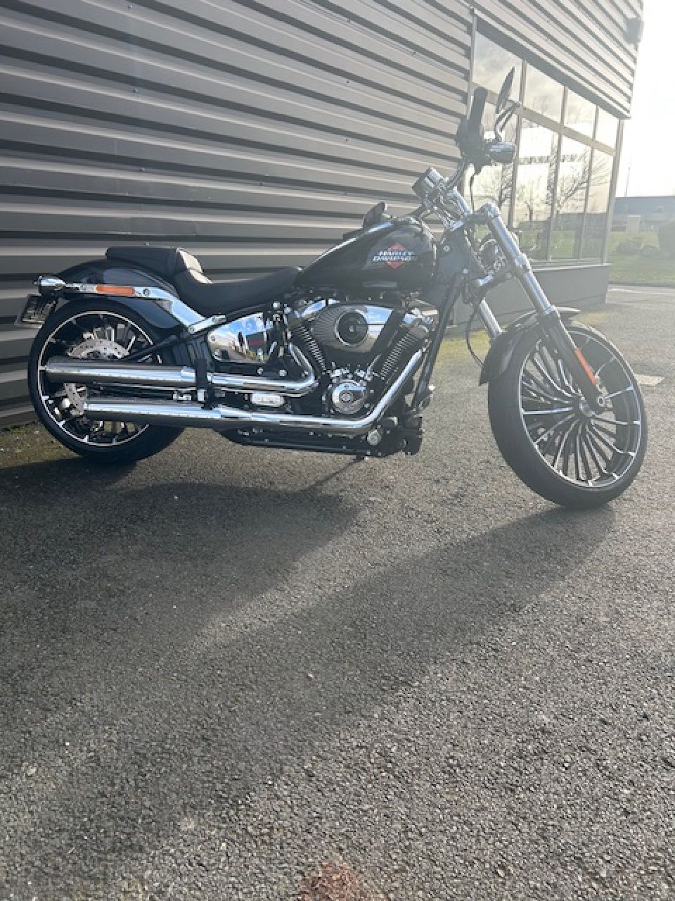 HARLEY-DAVIDSON SOFTAIL BREAKOUT 1923 4