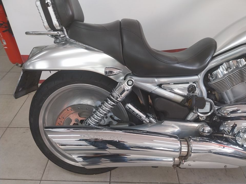 HARLEY-DAVIDSON V-ROD 4