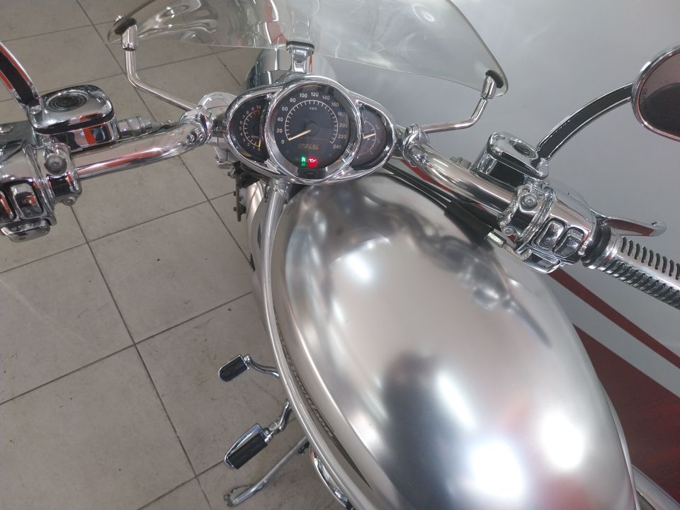 HARLEY-DAVIDSON V-ROD 4