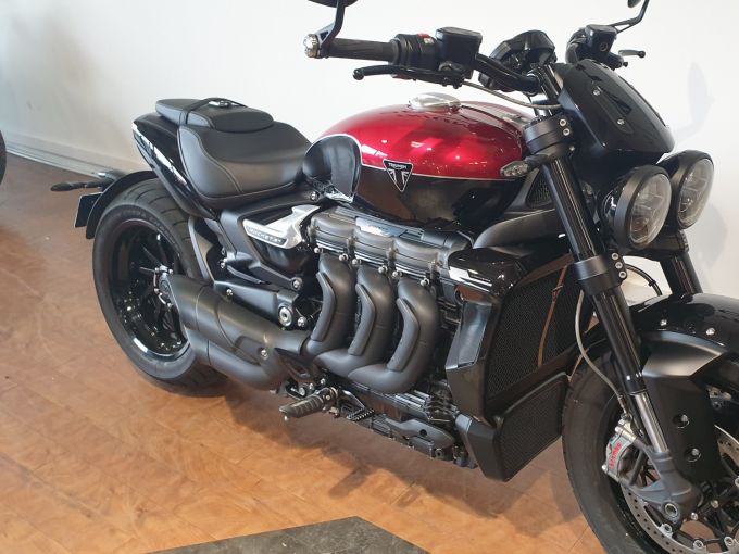 TRIUMPH ROCKET 3 R STORM 4