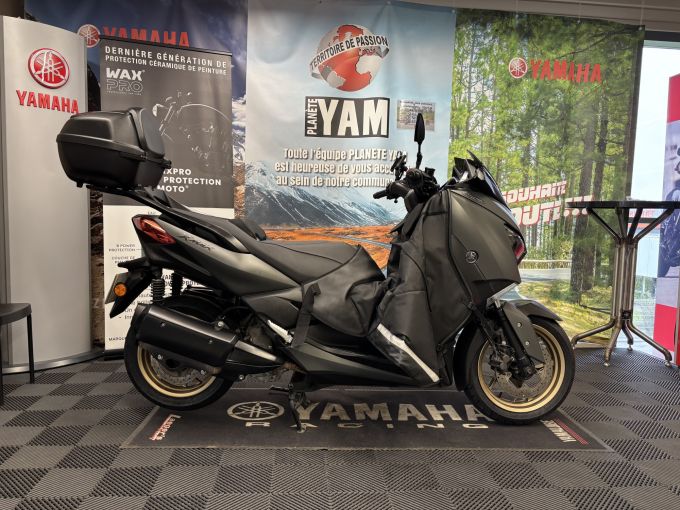 YAMAHA XMAX 300 Tech Max 4