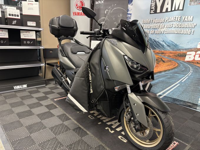 YAMAHA XMAX 300 Tech Max 4