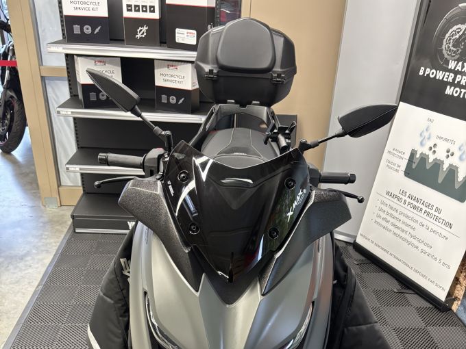 YAMAHA XMAX 300 Tech Max 4