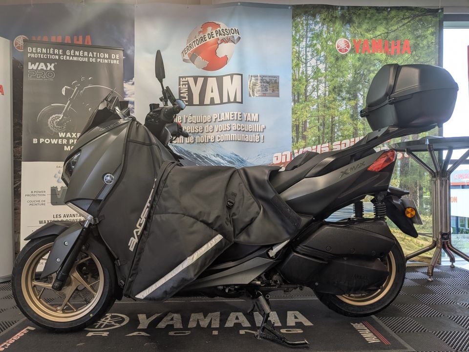 YAMAHA XMAX 300 Tech Max 4