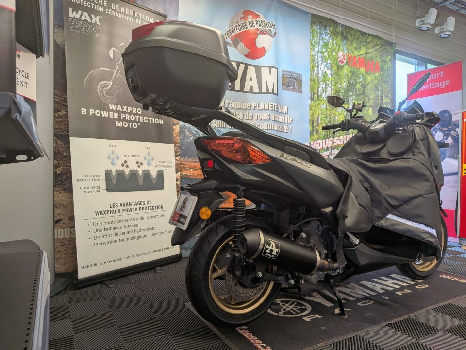 YAMAHA XMAX 300 Tech Max 4